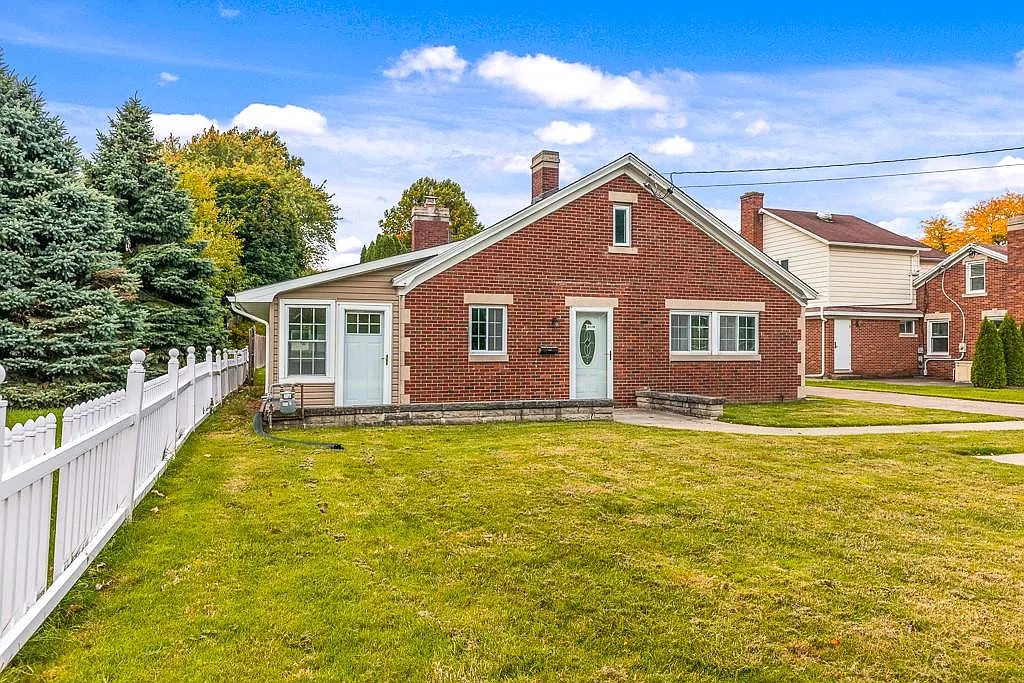 3118 Zuck Rd photo 1
