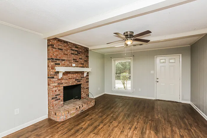 3 bed, 2.0 bath, 1573 sqft, $1,625 — Photo 3