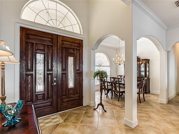 4th image of 18 Lakeshore Dr