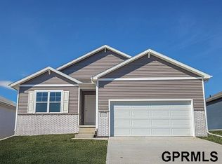 13629 Read St, Omaha, NE 68142