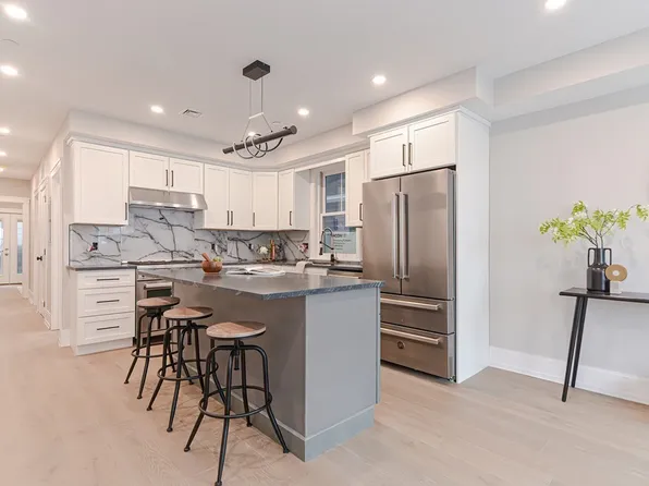 65 Falcon St #3, Boston, MA 02128