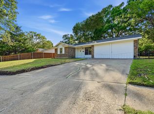 1908 Glencrest Cir, Arlington, TX 76010