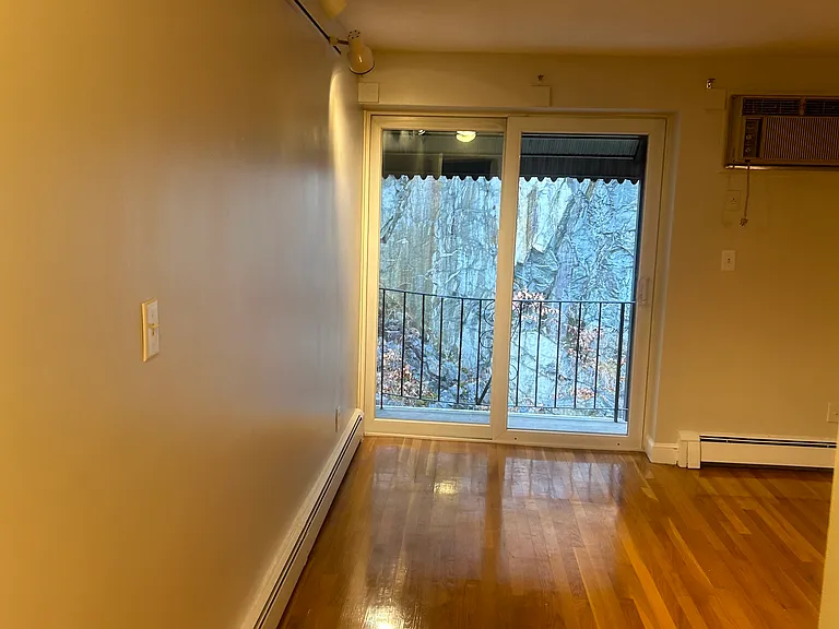 80 Sylvan St #11 — Photo 3