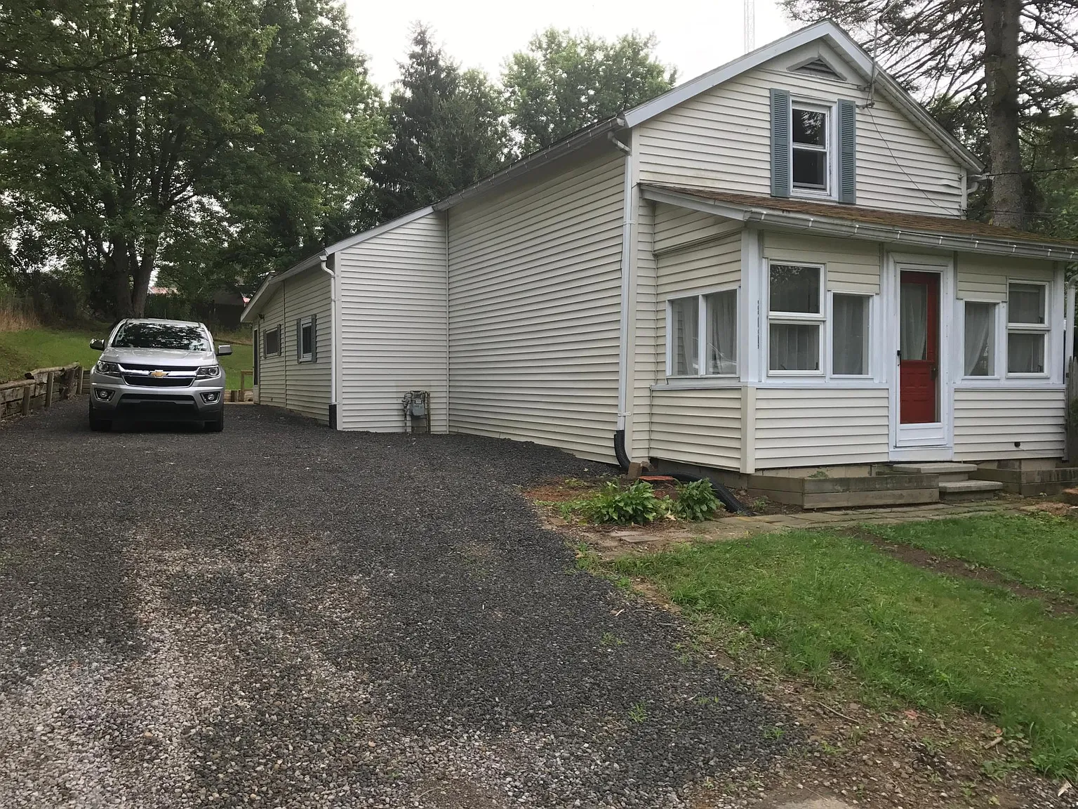 2724 Hunter St — Photo 2