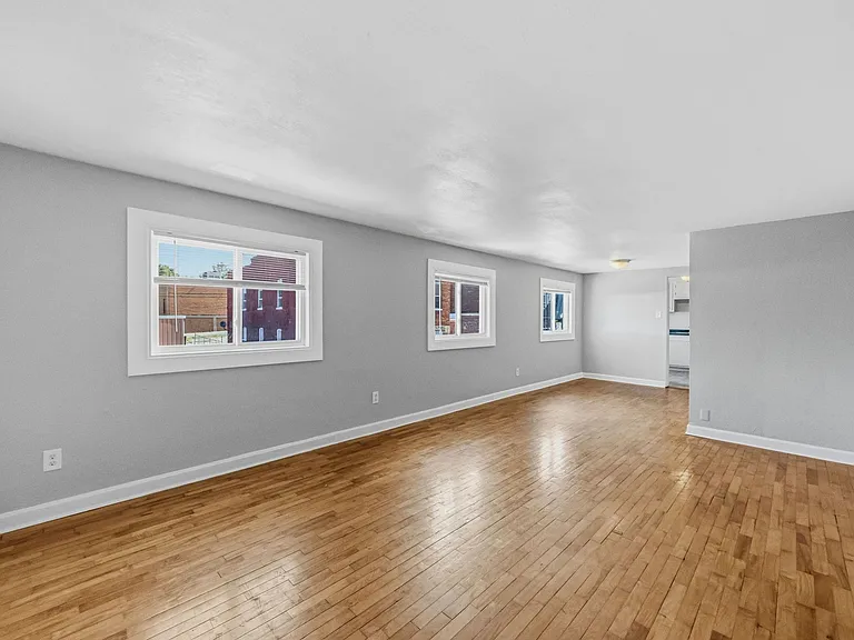 2 bed, 1.0 bath, 928 sqft, $1,450 — Photo 10