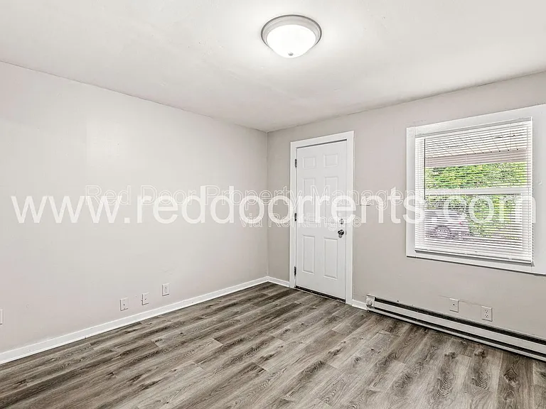 970 Edgemont Ave — Photo 7