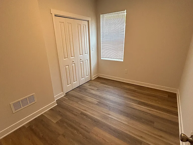 1706 Ingram St — Photo 6