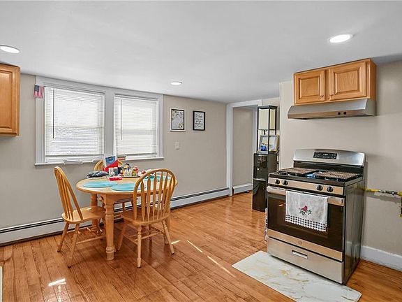 4th image of 100 Pond St