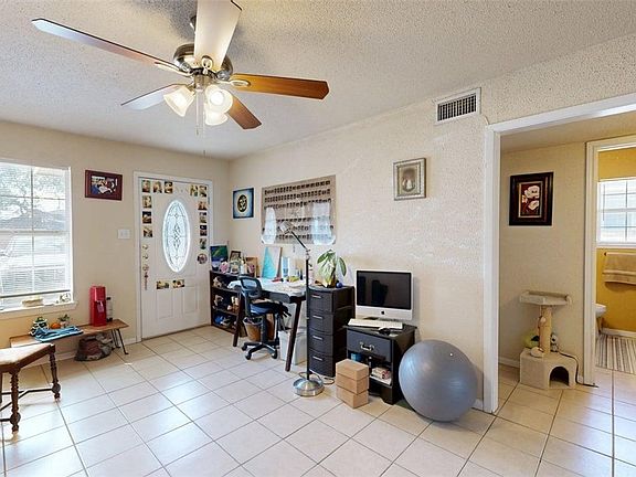 4th image of 1209 Georgia St