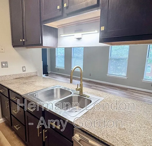 2336 Rutger St #C — Photo 9