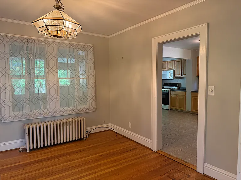 511 Court St S — Photo 6