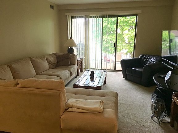 3rd image of 13935 Laramie Ave APT 211