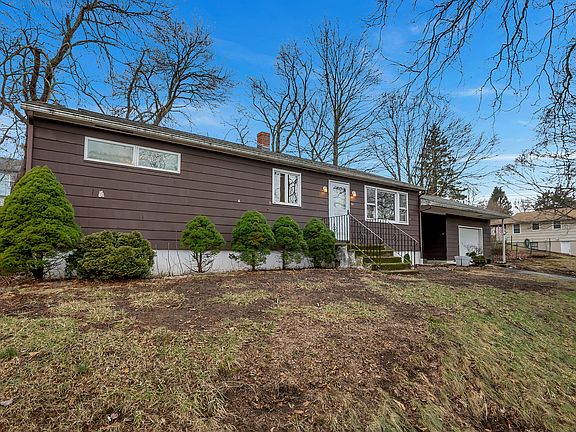 24 East Pratte Avenue