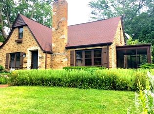 845 Cedar Ave, Elgin, IL 60120