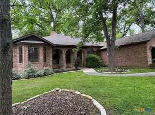 433 Las Brisas Blvd, Seguin, TX 78155
