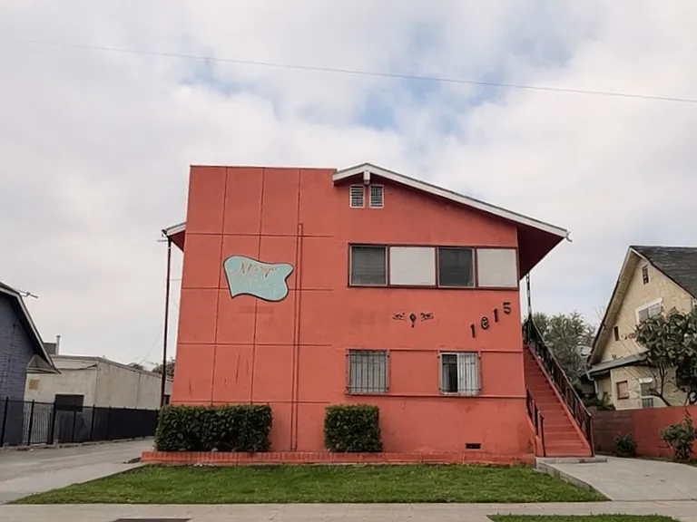 1815 S Burlington Ave — Photo 12