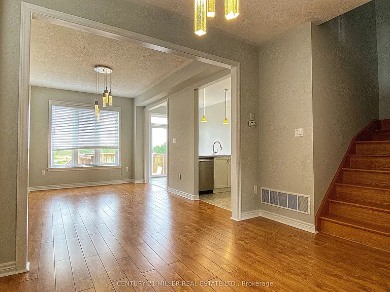 67 Summerberry Way — Photo 5