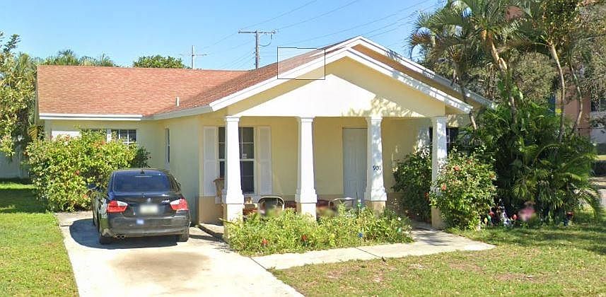 1st image of 901 10th Street