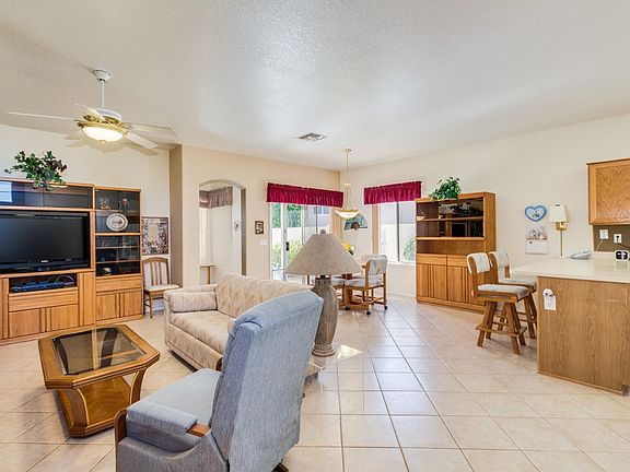 4th image of 11049 W Tonto Ln