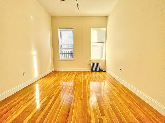 5th image of 250 Clarkson Ave APT 506
