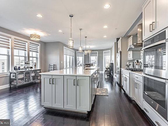 2nd image of 500 Riversail Ln #438