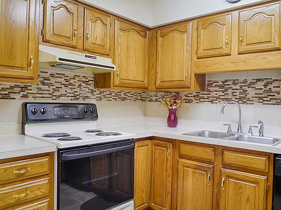 5th image of 806 W Michigan Ave APT 206E