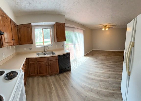 Large open kitchen and dining area.