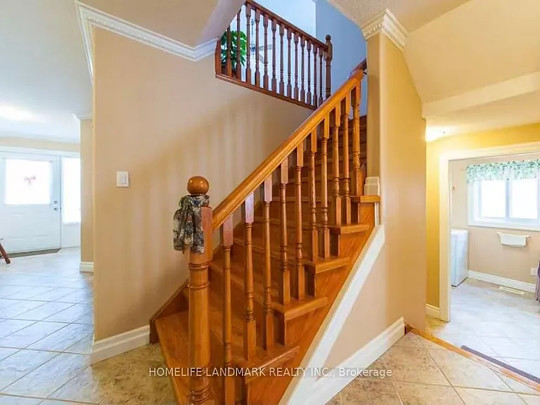 579 Violet St — Photo 11