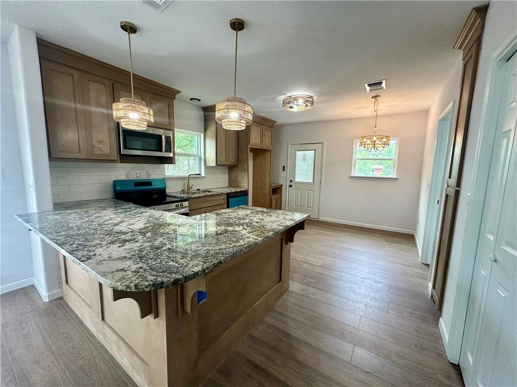 Apartment in Beeville, Bee - More