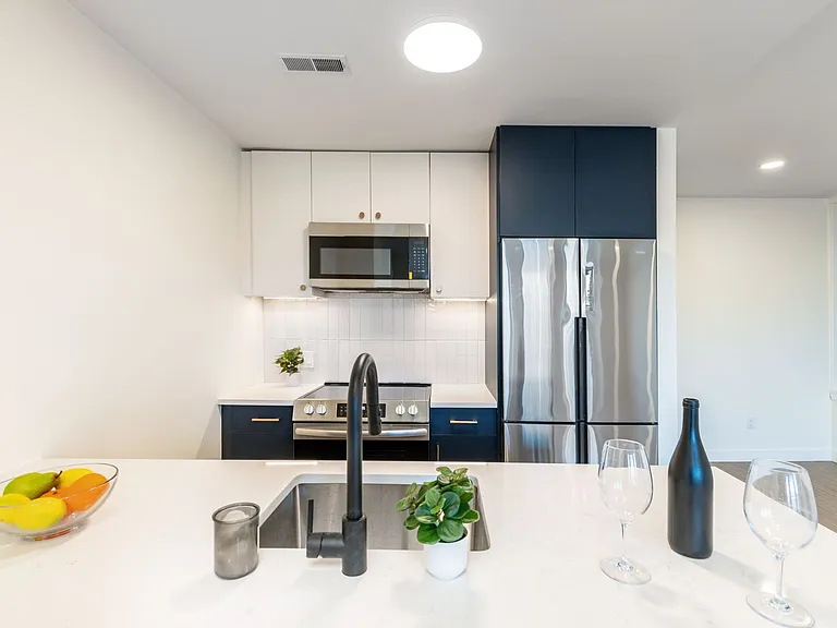 Carriage House — Photo 47
