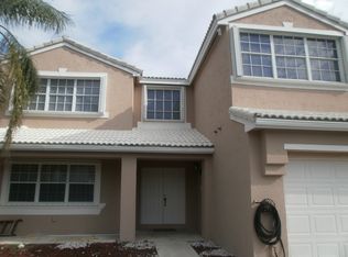 10555 SW 12th Mnr, Pembroke Pines, FL 33025