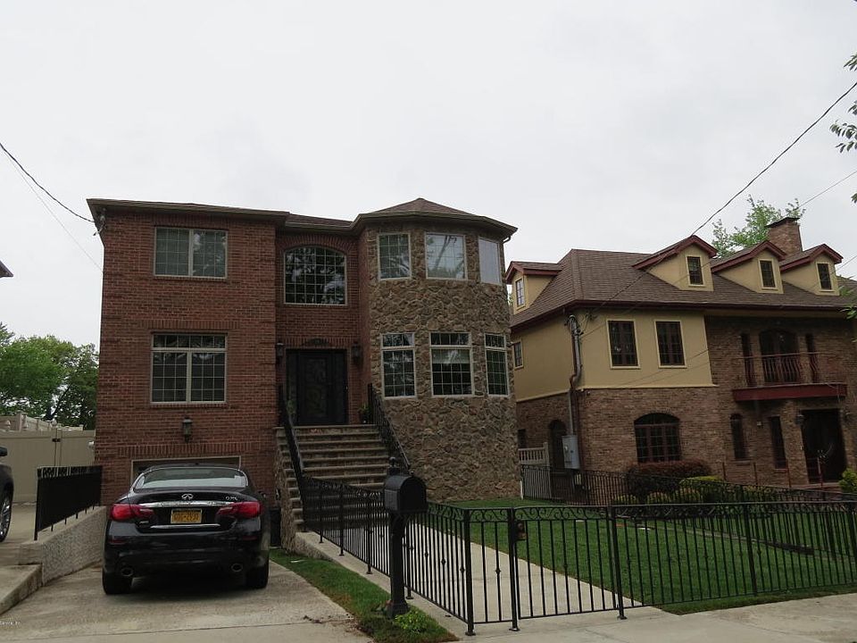 2nd image of 135 Oak Ave