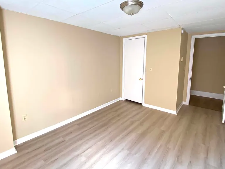 358 Chestnut St #3 — Photo 10