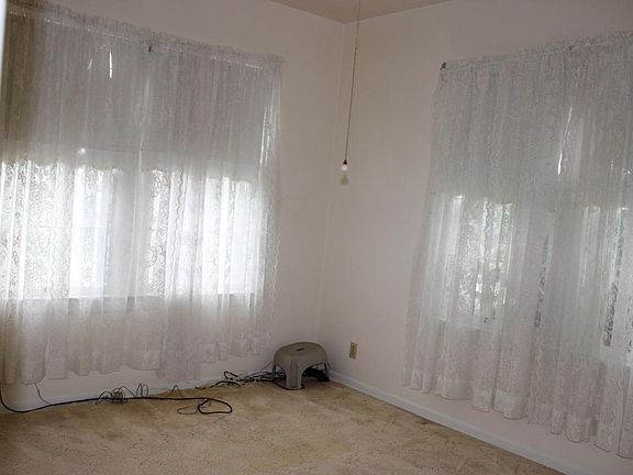 5th image of 328 W North St