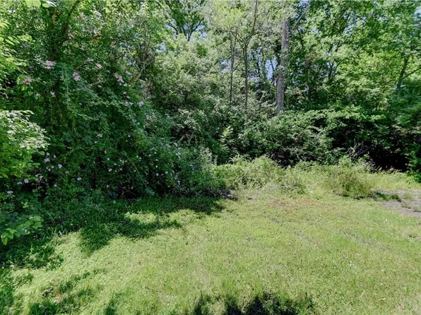 11511 Ridge Dr, Sugar Creek, MO 64054