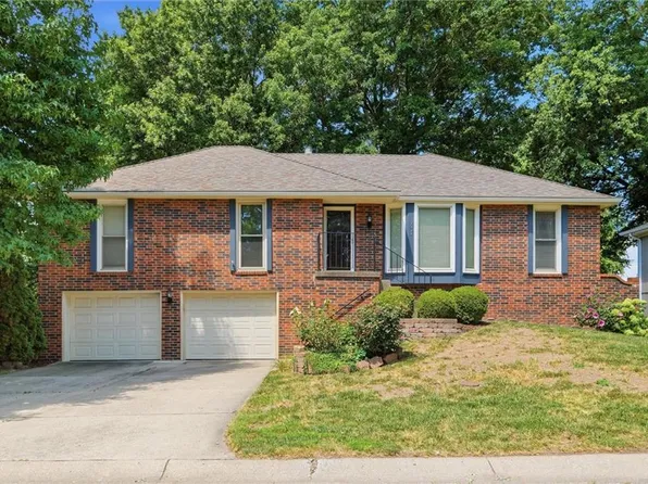 2728 Queen Ridge Dr, Independence, MO 64055