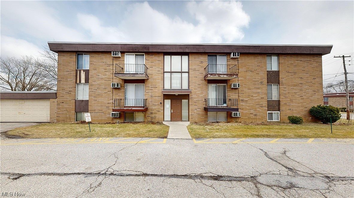 16111 Maple Park Dr A11, Maple Hts, OH 44137 Zillow