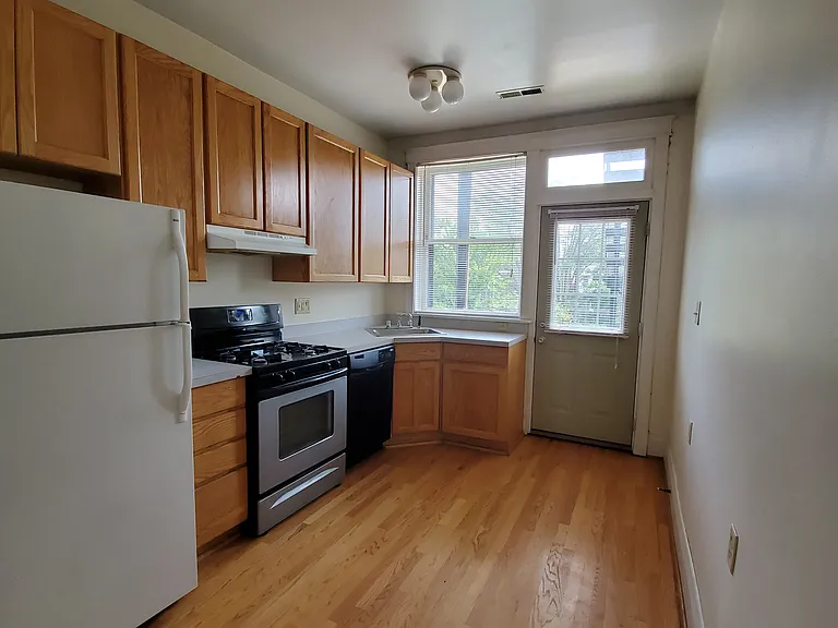 5861 Nina Pl #3W — Photo 6