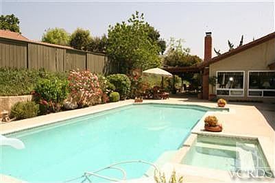 Sparkling Pool w/ slide & spa