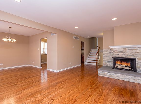 5th image of 4209 Applewood Ln