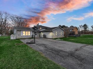 4038 Kingsway Dr, Crown Point, IN 46307