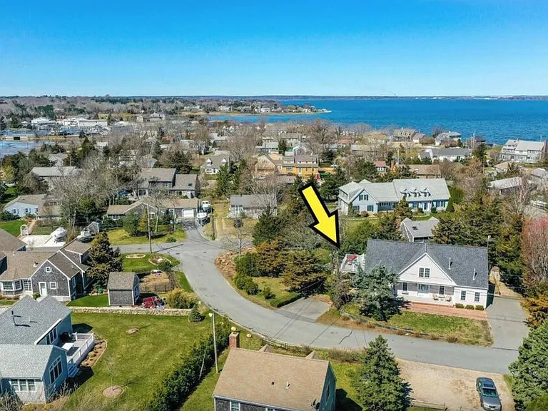 15 Bay View Rd — Photo 1