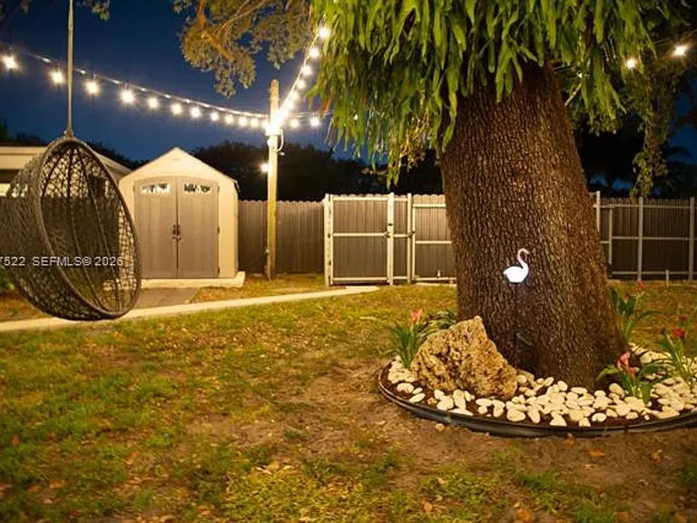 947 NE 149th St #947 — Photo 36