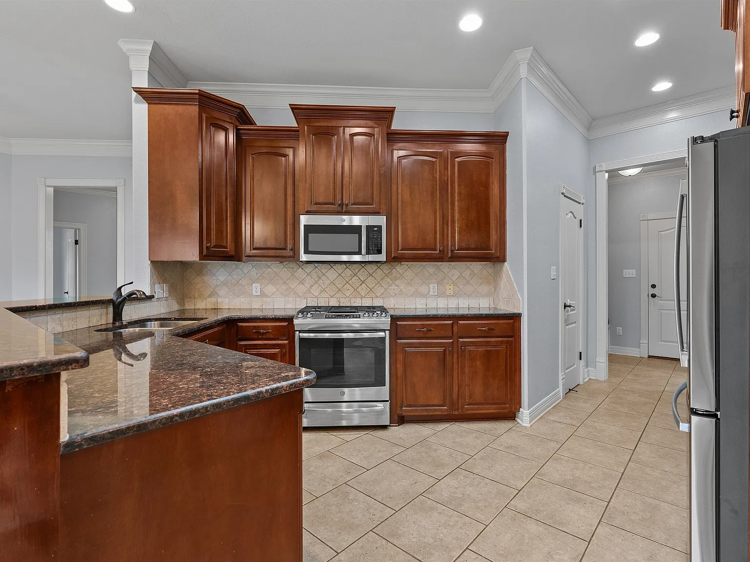 395 Half Moon Ct - 1 — Photo 4