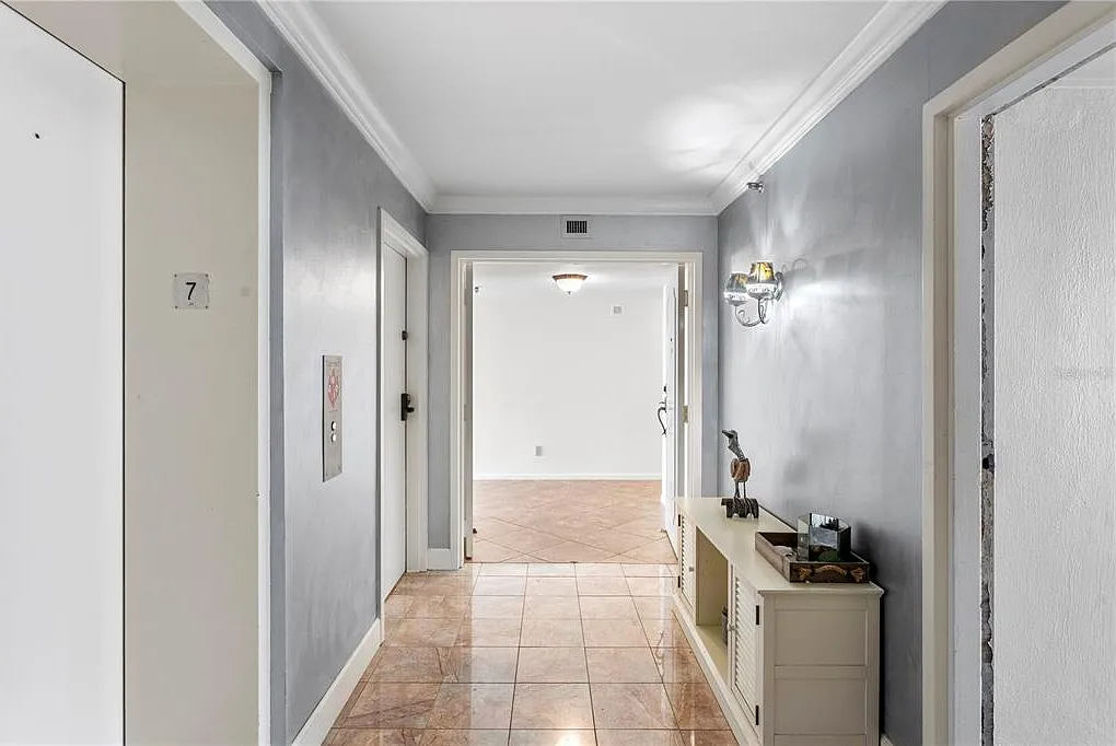 2 bed, 2.0 bath, 1702 sqft, $3,900 — Photo 3