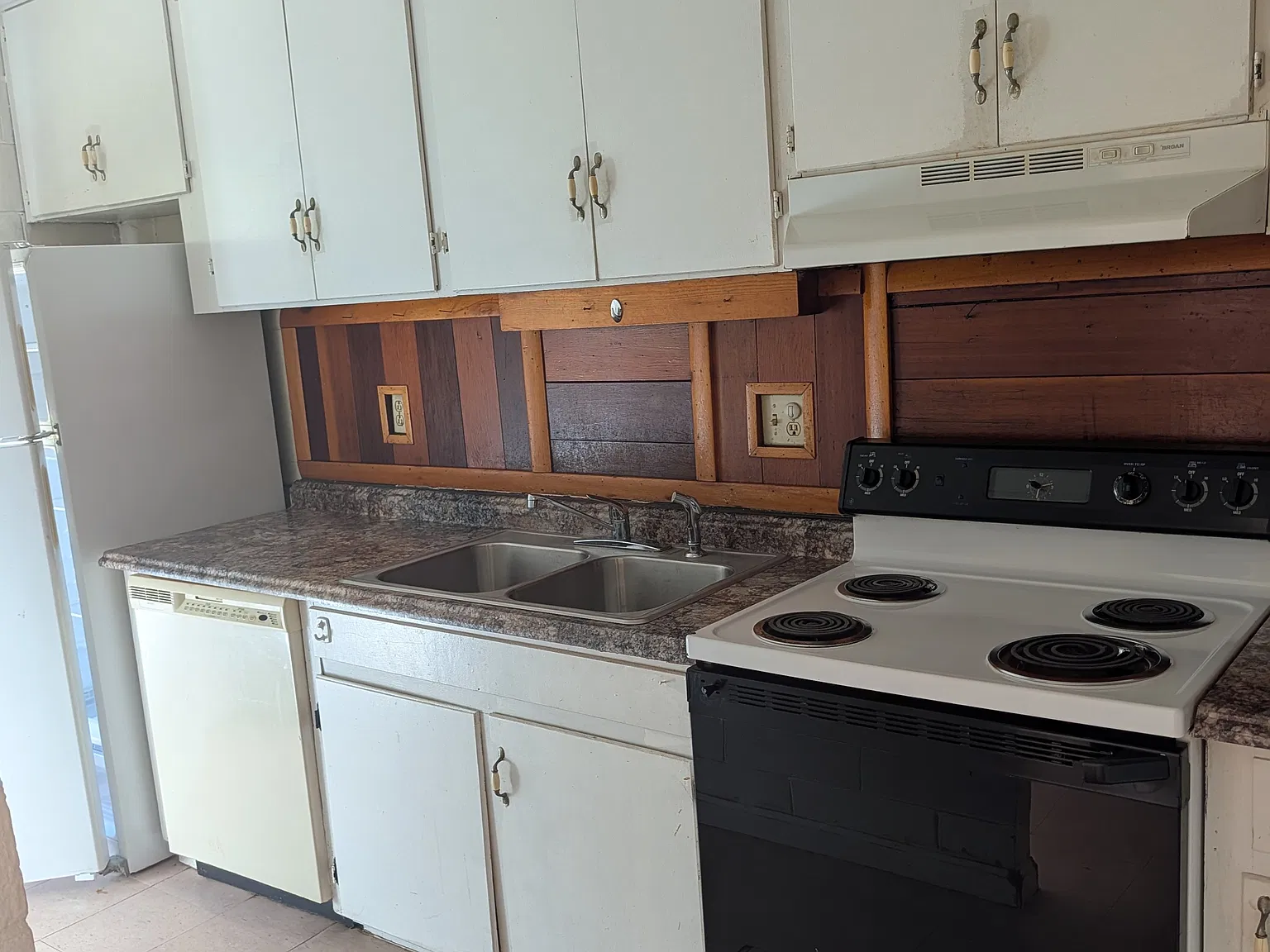 2 bed, 920 sqft, $500 — Photo 3