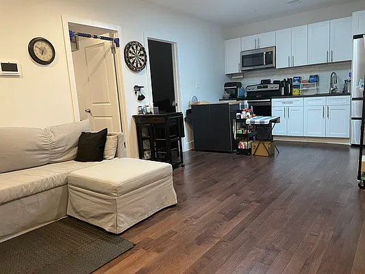 Rented by Nooklyn NYC LLC | media 11