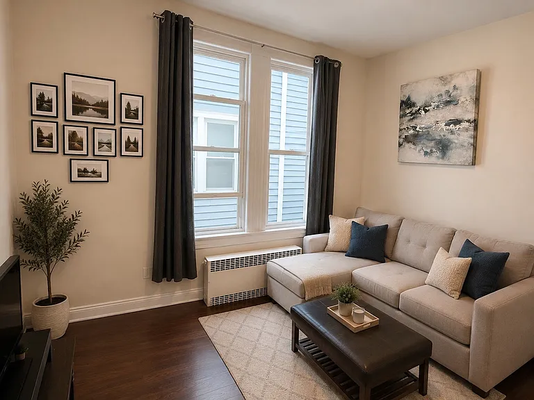 123 W 22nd St #2 — Photo 3