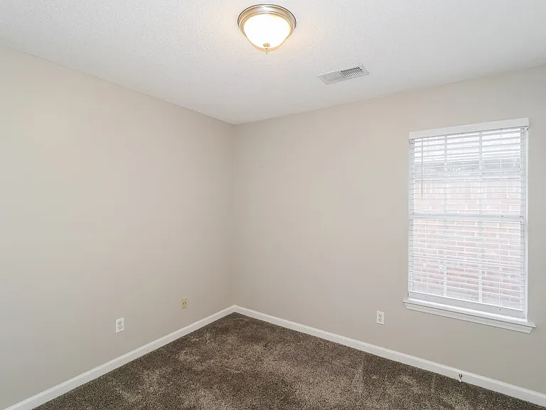 1067 Cross Meadow Rd — Photo 13