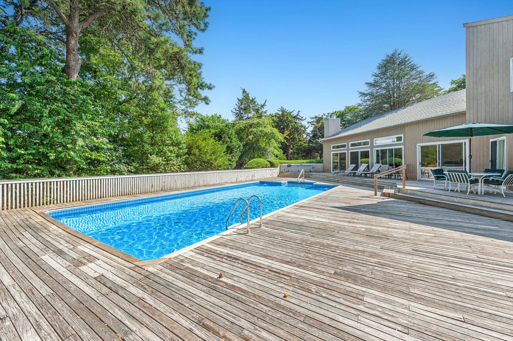  41 Sunset Ave, East Quogue